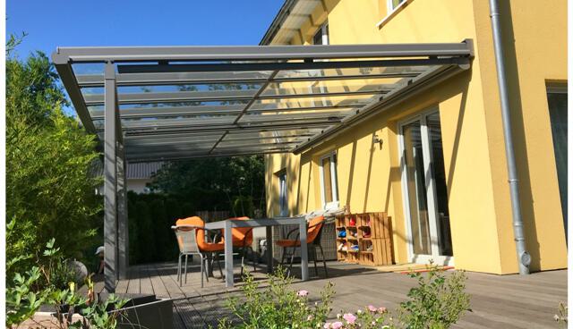 Alu Terrassendach T150 Erhardt Markisen mit Unterdachmarkise TM18 Referenz Schöneiche Terrassendesign24