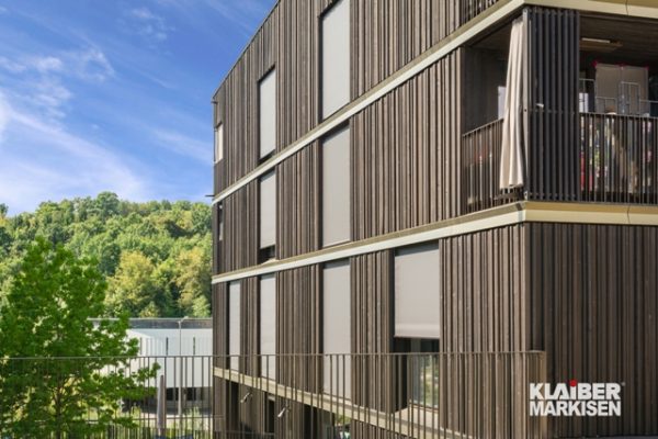 Klaiber VERTICAL S4110 Senkrecht-Fassadenmarkise Klaiber VERTICAL S4110 Senkrecht-Fassadenmarkise