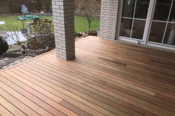 Verlegte neue Terrassendielung aus IPE Softline Vetedy Berlin Verlegte neue Terrassendielung aus IPE Softline Vetedy Berlin